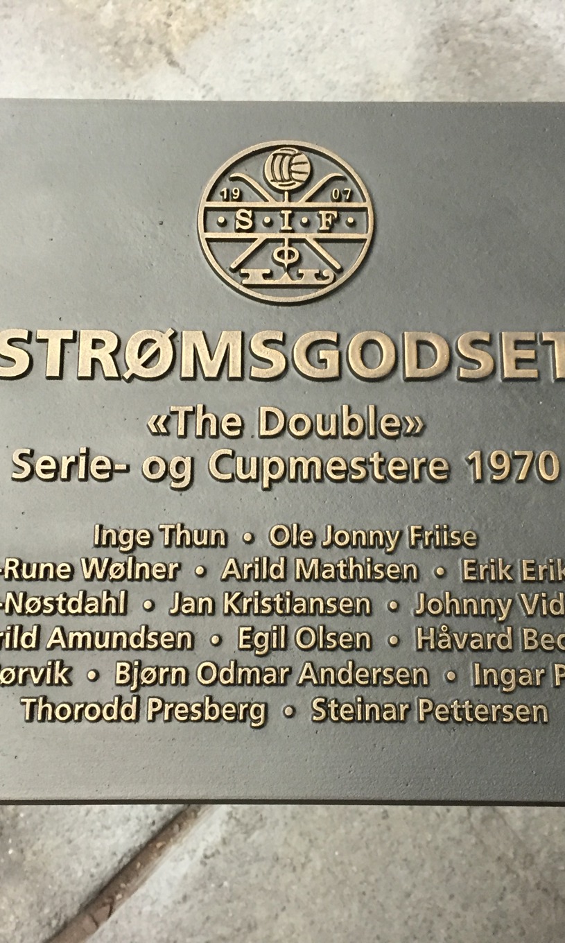 støpte skilt plakett tavle Olsen Nauen Klokkestøperi