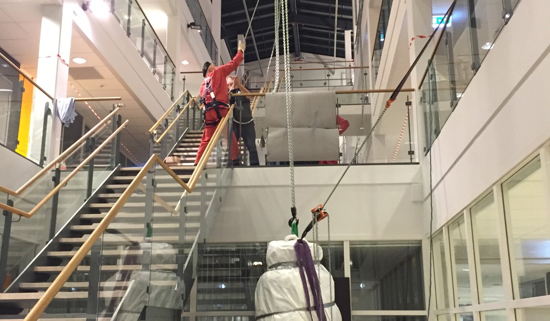 Olsen Nauen Klokkestøperi, klokkespill, kirkeklokker, skipsklokker, 1844, gårdsklokker, norsk industri, småklokker, ISS, norges største salgsklokke