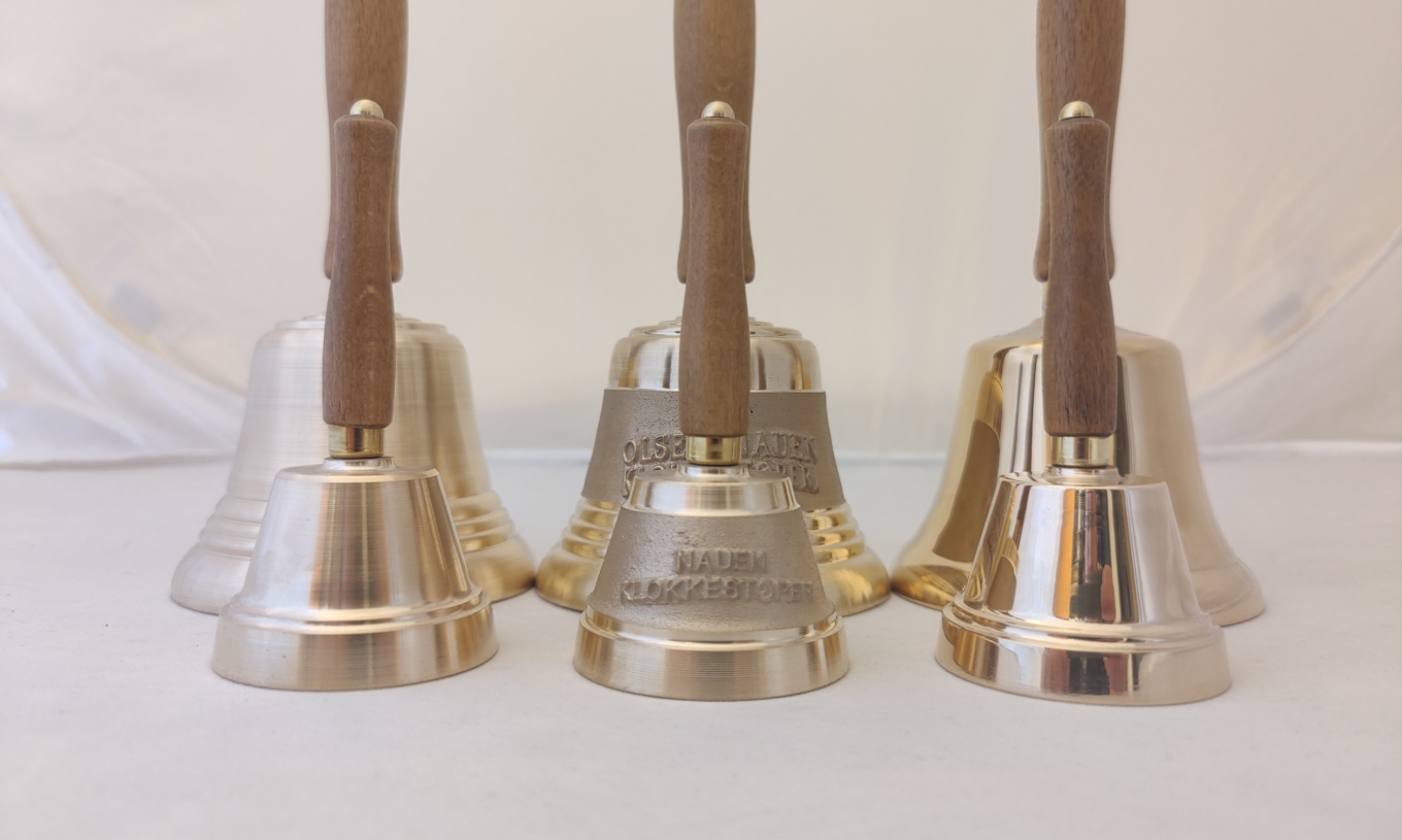 Olsen Nauen Klokkestøperi, klokkespill, kirkeklokker, skipsklokker, 1844, gårdsklokker, norsk industri, småklokker, bronse, gravering, toastmaster